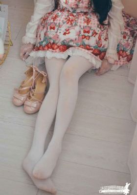 两美女舌吻全身互摸隐私_BD英语完整视频观看