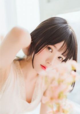 三个女同事干一个男同事黄片_在线完整观看